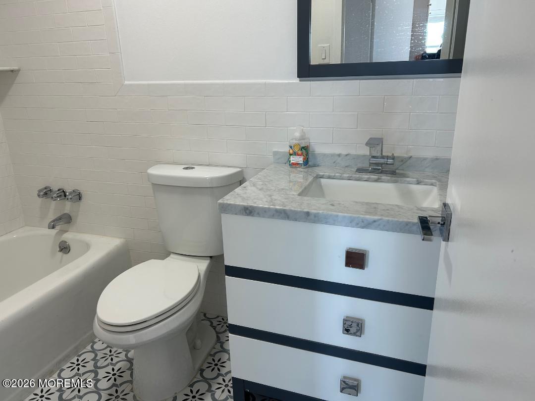 122 Bodman Place, Unit PHA Red Bank, NJ 07701 - Photo 18 of 23 16