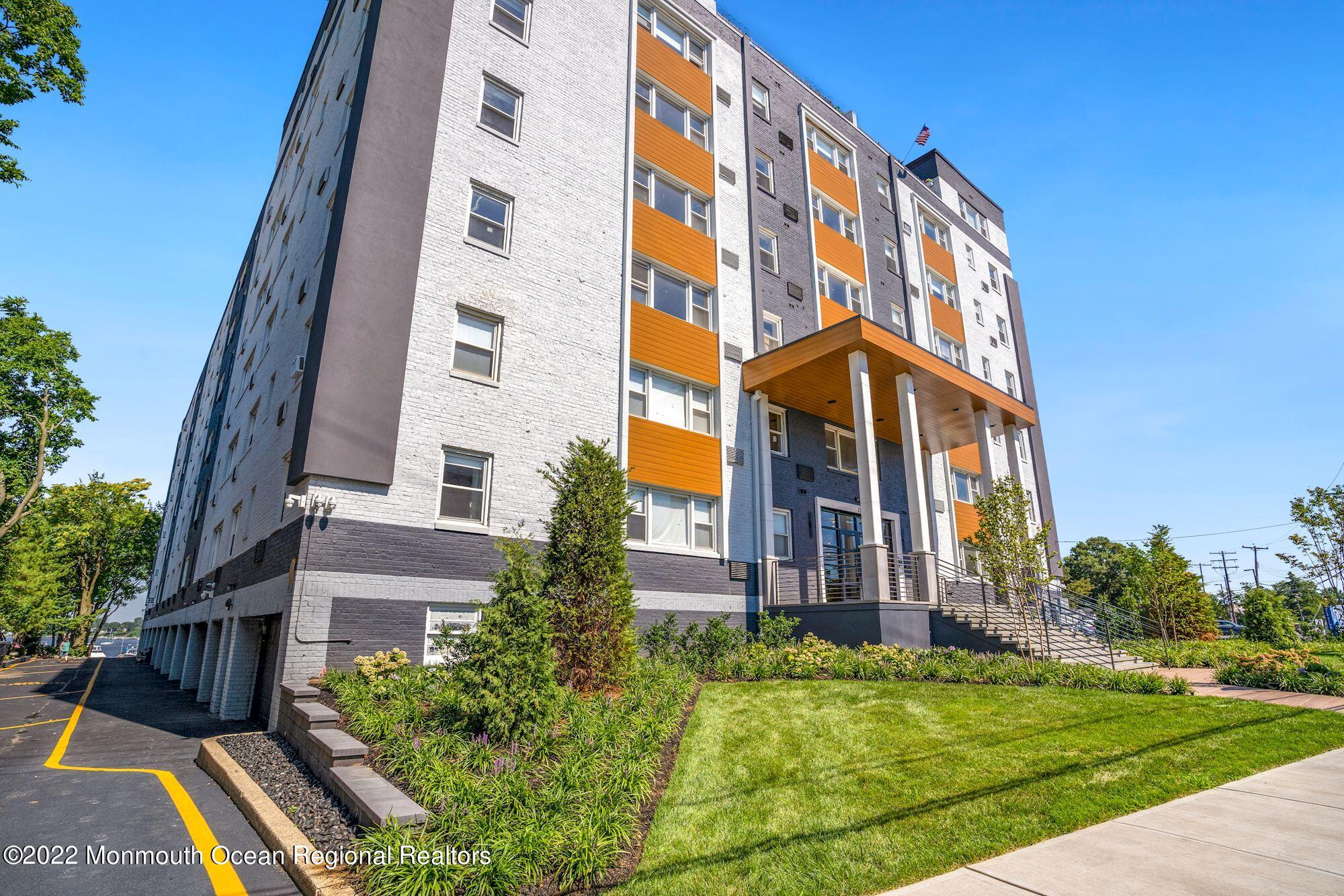 122 Bodman Place, Unit PHA Red Bank, NJ 07701 - Photo 7 of 27 5