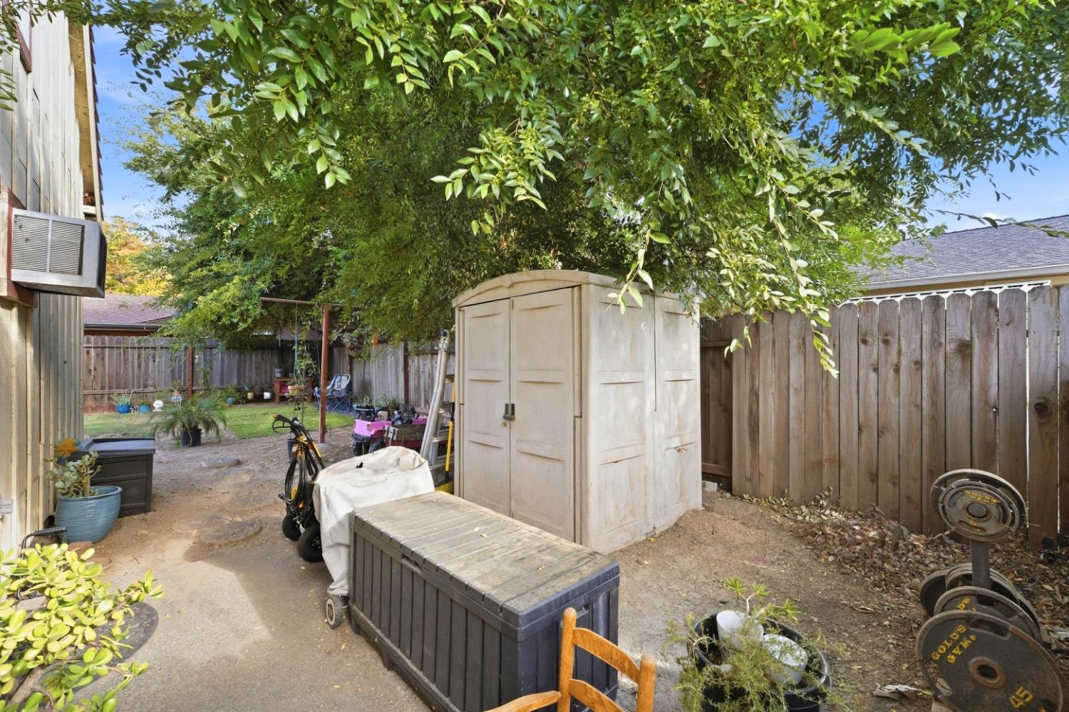 2160 Gunn Road Carmichael, CA 95608 - Photo 36 of 42 Side yard for Unit B