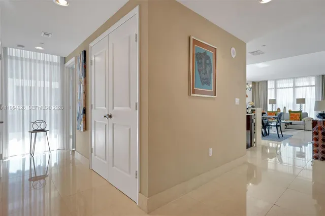 $12,800 | 3737 Collins Avenue, Unit S403, Miami Beach, FL 33140