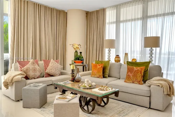 $13,200 | 3737 Collins Avenue, Unit S403, Miami Beach, FL 33140