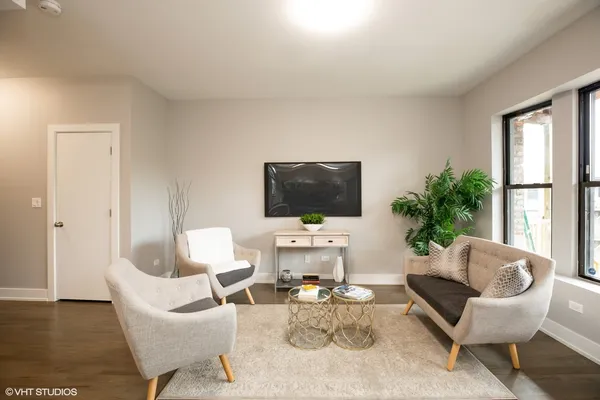 $2,500 | 5038 South St Lawrence Avenue, Unit 2N, Chicago, IL 60615