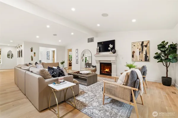 $2,450,000 | 2506 159th Avenue Southeast, Bellevue, WA 98008