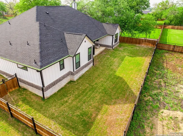 $3,500 | 132 Ash Parkway, La Vernia, TX 78121