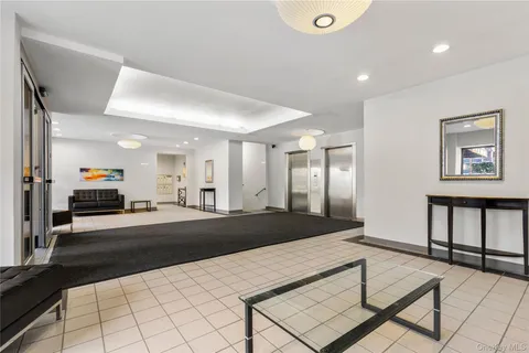 $259,000 | 45 East Hartsdale Avenue, Unit 6L, Hartsdale, NY 10530