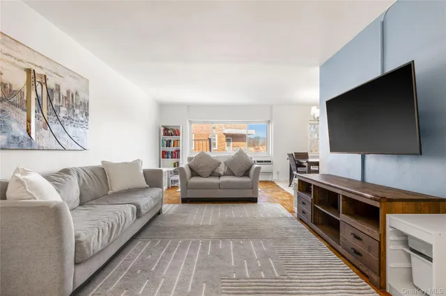 $259,000 | 45 East Hartsdale Avenue, Unit 6L, Hartsdale, NY 10530