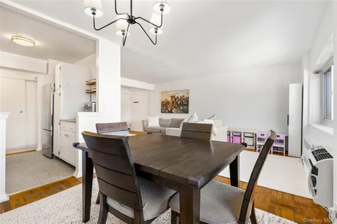 $259,000 | 45 East Hartsdale Avenue, Unit 6L, Hartsdale, NY 10530