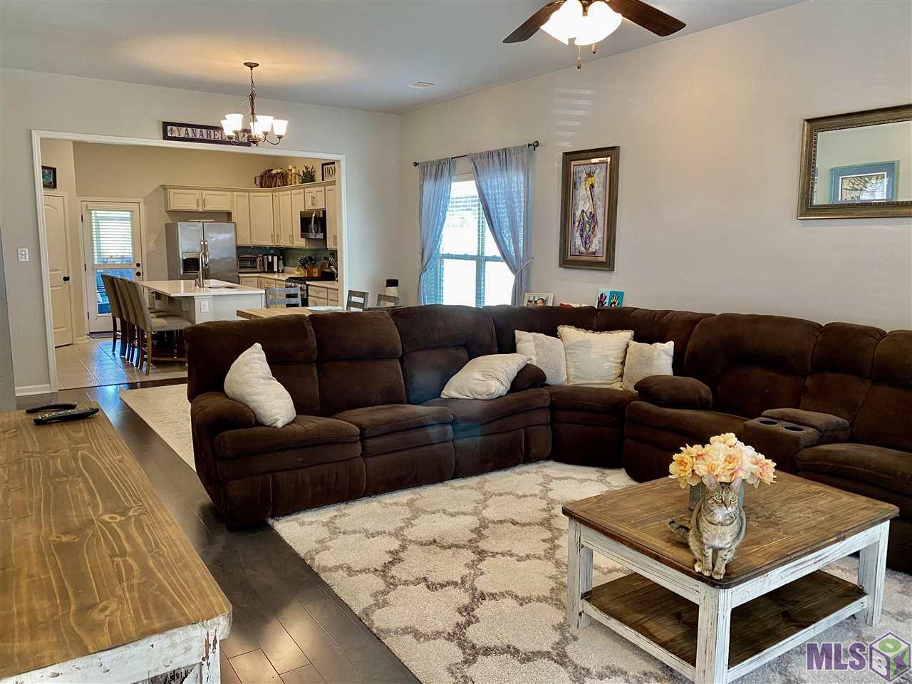 1058 Shadow Bluff Drive Baton Rouge, LA 70820 - Photo 2 of 17