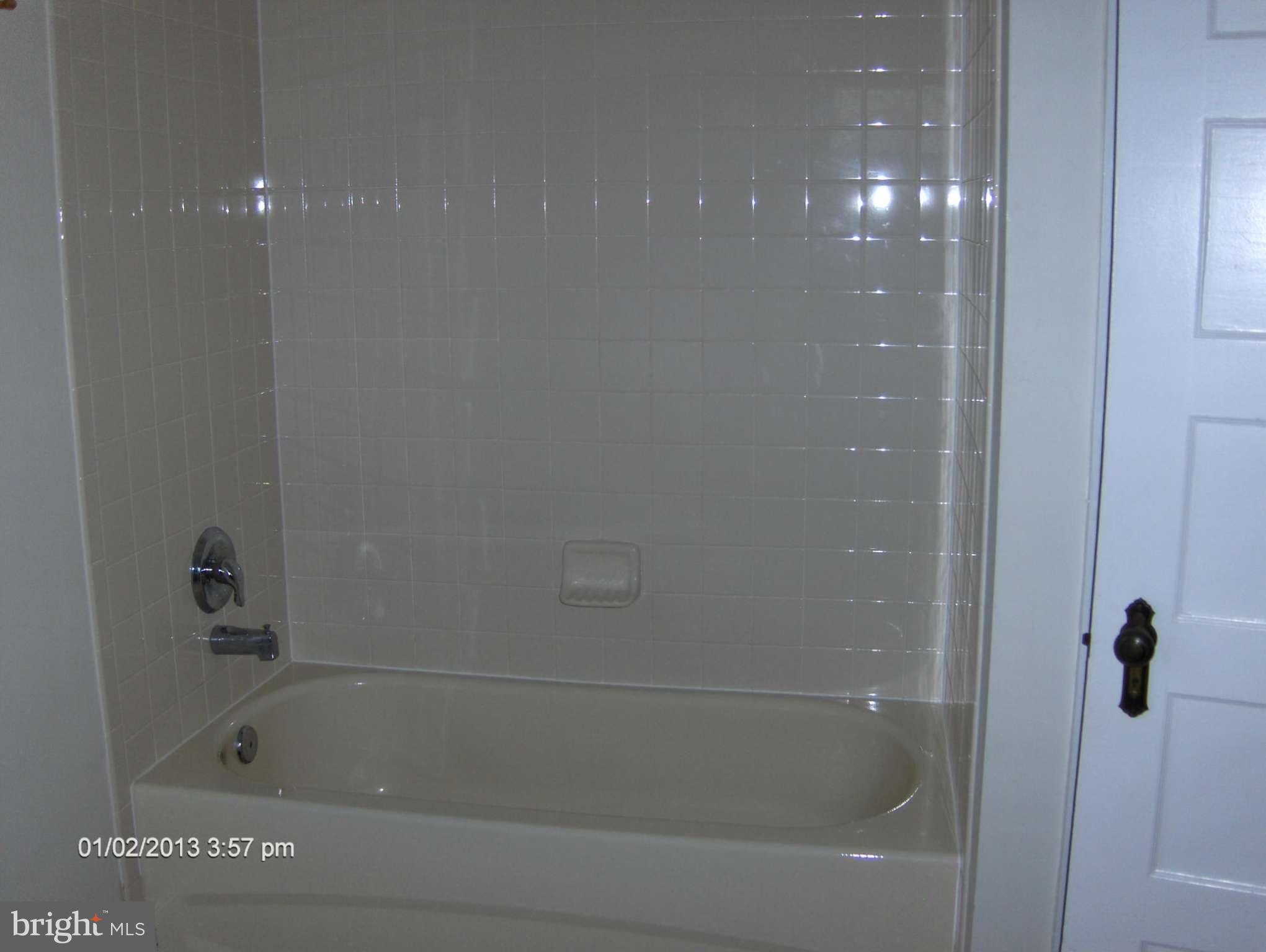 293 White Oak Road Fredericksburg, VA 22405 - Photo 11 of 14 Bath