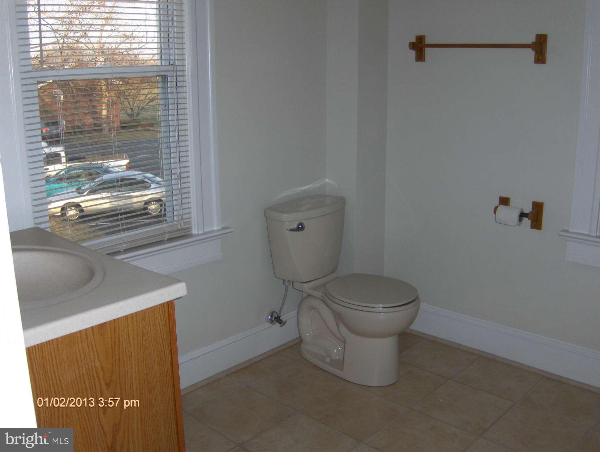 293 White Oak Road Fredericksburg, VA 22405 - Photo 10 of 14 Bath