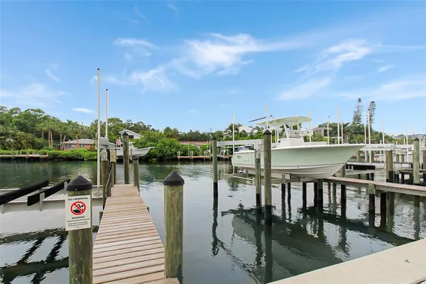 $4,200 | 1703 North Tamiami Trail, Unit 503, Sarasota, FL 34236