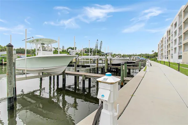 $4,200 | 1703 North Tamiami Trail, Unit 503, Sarasota, FL 34236