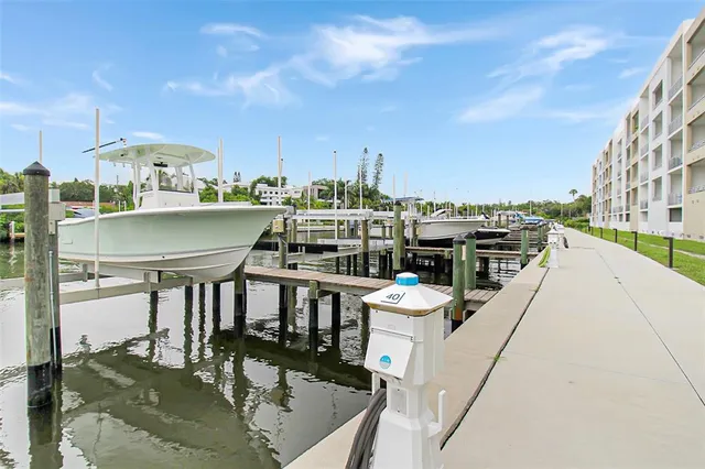 $4,200 | 1703 North Tamiami Trail, Unit 503, Sarasota, FL 34236