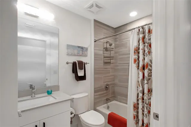 $4,200 | 1703 North Tamiami Trail, Unit 503, Sarasota, FL 34236