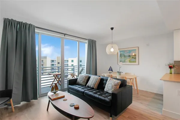 $4,200 | 1703 North Tamiami Trail, Unit 503, Sarasota, FL 34236