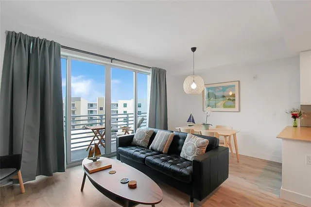 $4,200 | 1703 North Tamiami Trail, Unit 503, Sarasota, FL 34236