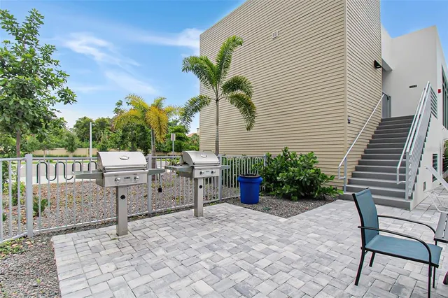 $4,200 | 1703 North Tamiami Trail, Unit 503, Sarasota, FL 34236
