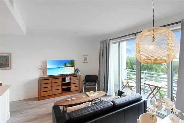 $4,200 | 1703 North Tamiami Trail, Unit 503, Sarasota, FL 34236