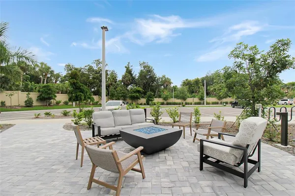 $4,200 | 1703 North Tamiami Trail, Unit 503, Sarasota, FL 34236