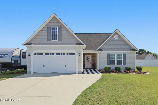 $365,000 | 109 Kayak Court, Swansboro, NC 28584