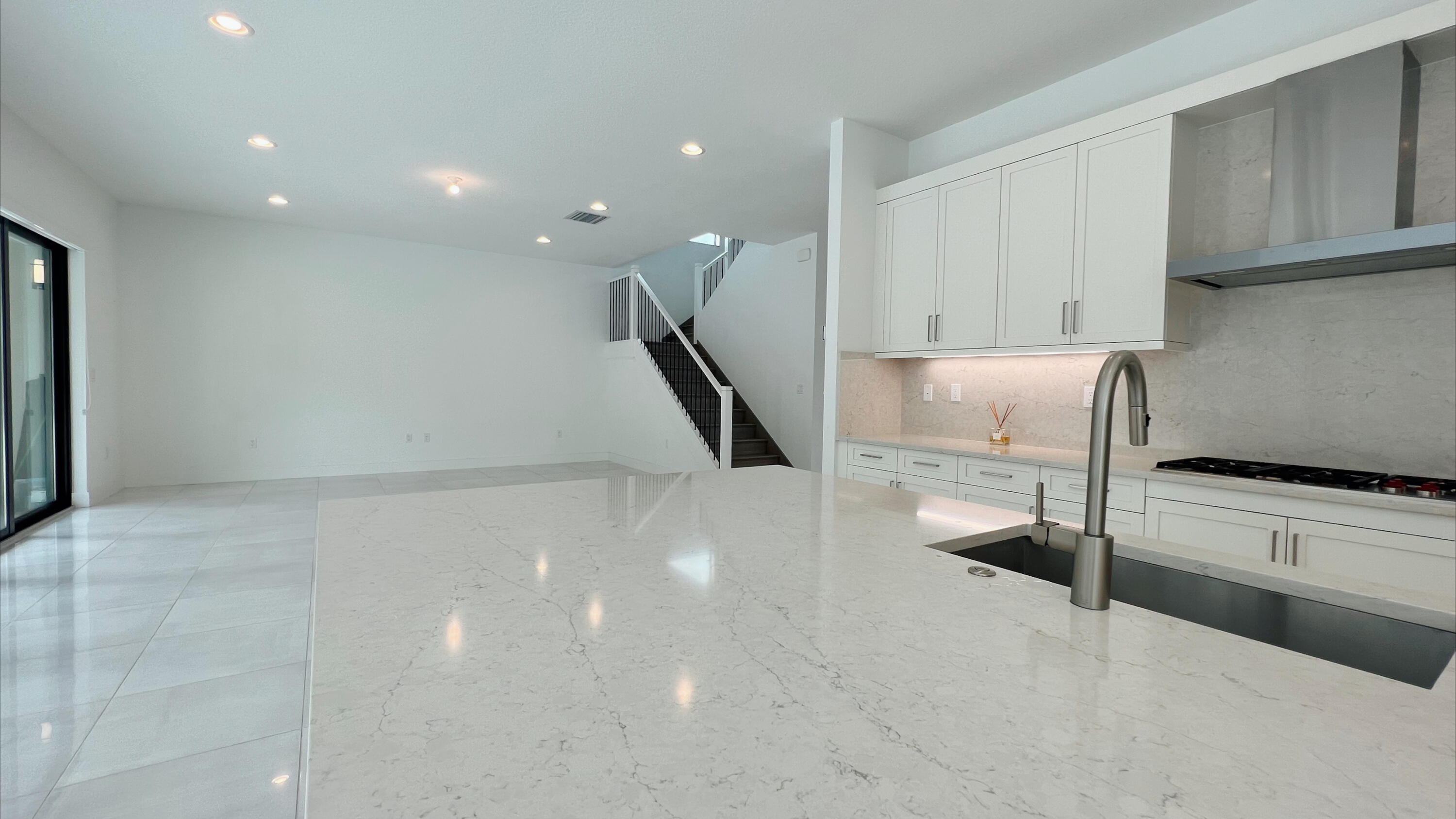 17389 Sparkling River Road Boca Raton, FL 33496 - Photo 4 of 29 2365