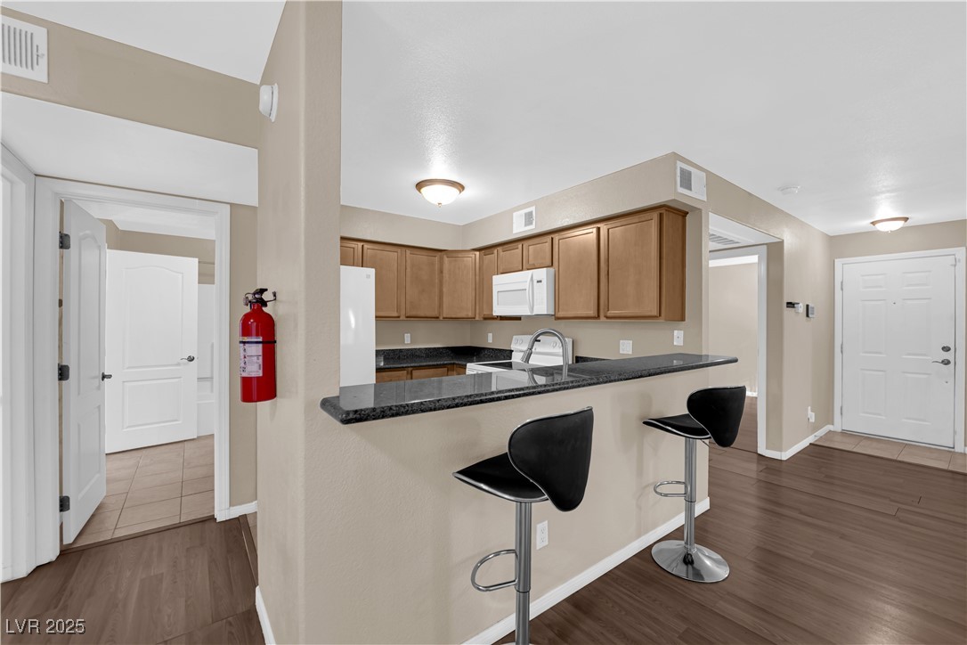 9325 West Desert Inn Road, Unit 124 Las Vegas, NV 89117 - Photo 8 of 32