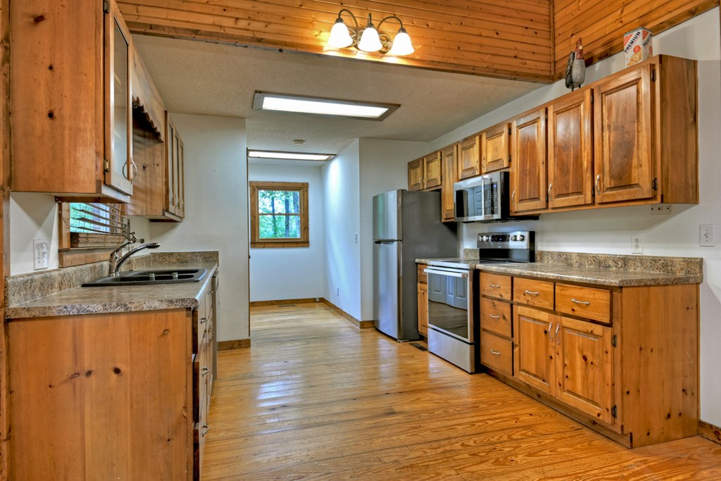 377 Dogwood Way Blue Ridge, GA 30513 - Photo 13 of 37 Gallery Image 13
