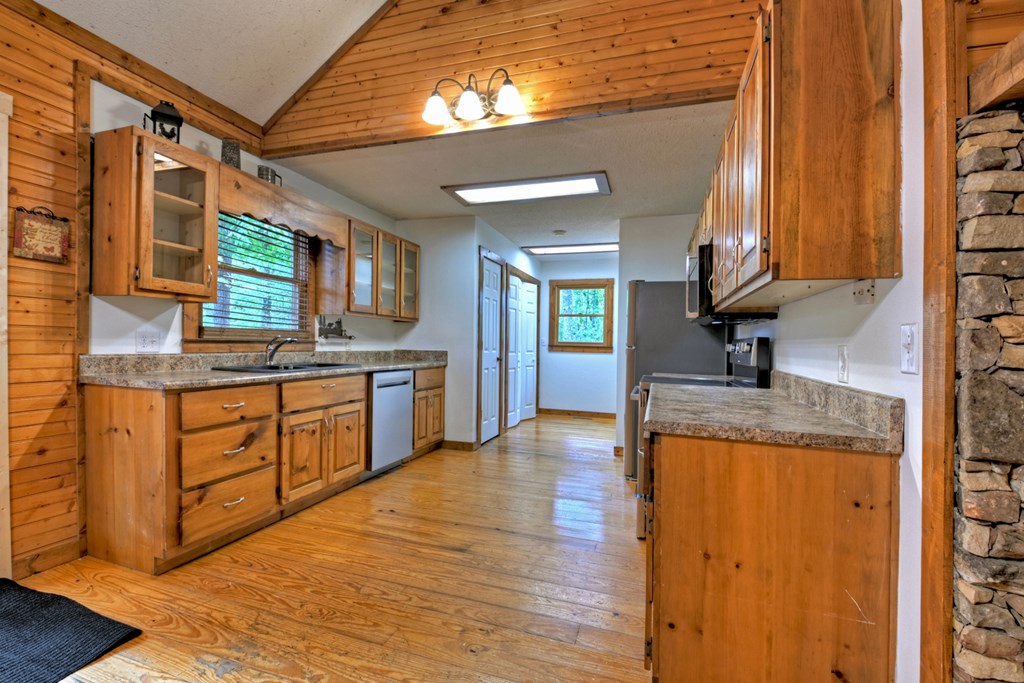 377 Dogwood Way Blue Ridge, GA 30513 - Photo 9 of 37 Gallery Image 9