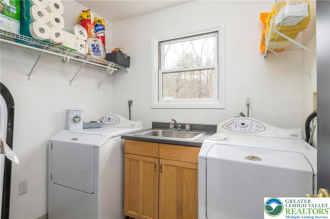6159 Decker Road Bushkill, PA 18324 - Photo 21 of 49 a utility room with dryer and washer