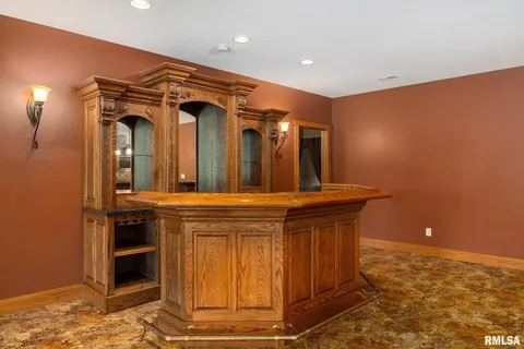 $3,950,000 | 3076 North 400 East Road, McLean, IL 61754