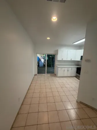 $2,300 | 350 East Washington Avenue, Unit B, Escondido, CA 92025