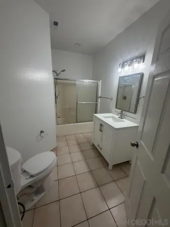 $2,300 | 350 East Washington Avenue, Unit B, Escondido, CA 92025