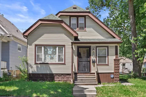 $135,000 | 3118 West Fairmount Avenue, Milwaukee, WI 53209