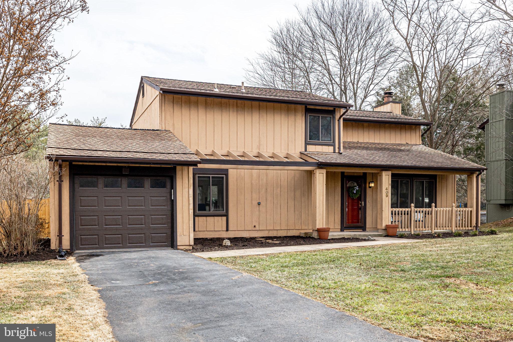 409 Queens Row Street, Herndon, VA 20170 Compass