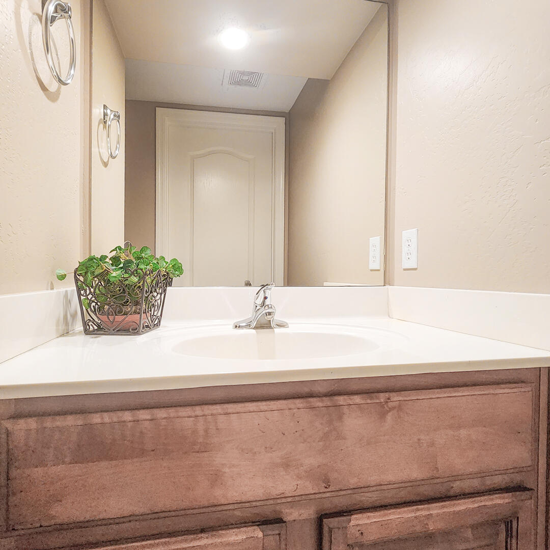 308 West Frontier Street, Unit G Payson, AZ 85541 - Photo 14 of 35 1/2 Bath Downstairs