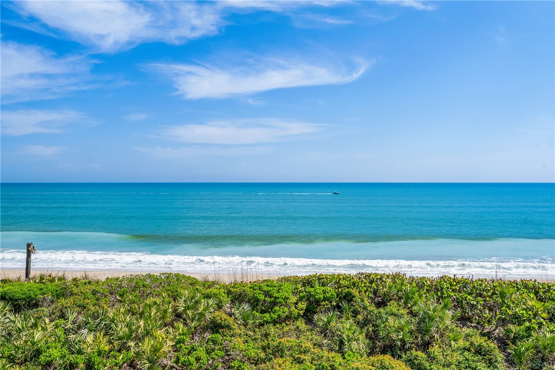 60 Beachside Drive, Unit 201 Vero Beach, FL 32963 - Photo 29 of 34