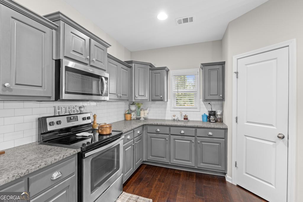 98 Bottoms Road Williamson, GA 30292 - Photo 15 of 38