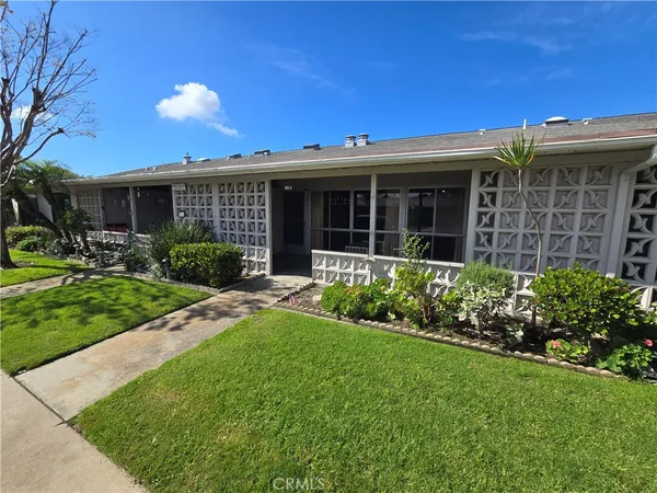 $195,000 | 13121 Oak Hills Drive, Unit 233J, Seal Beach, CA 90740