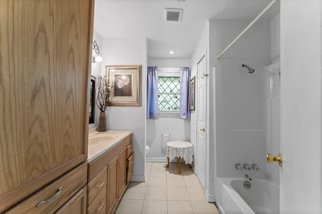 $245,000 | 814 Isetta Lane, Houston, TX 77060