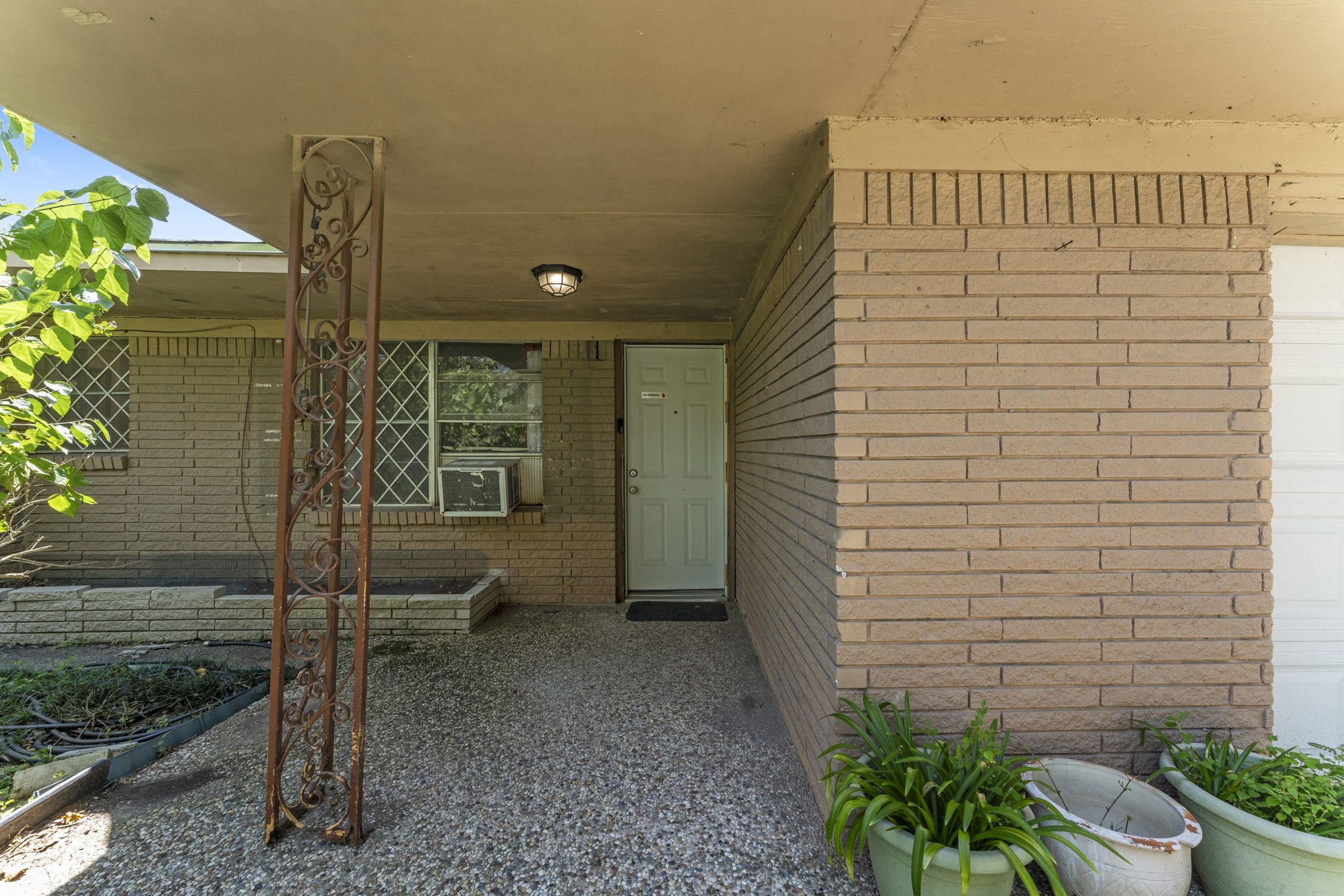 814 Isetta Lane Houston, TX 77060 - Photo 3 of 30 a view of a balcony with potted plants
