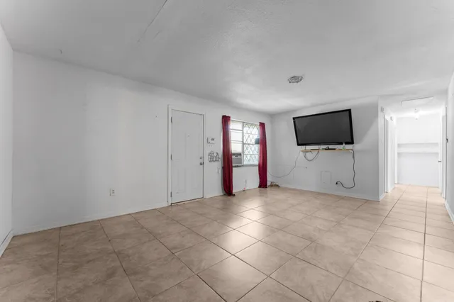 $245,000 | 814 Isetta Lane, Houston, TX 77060