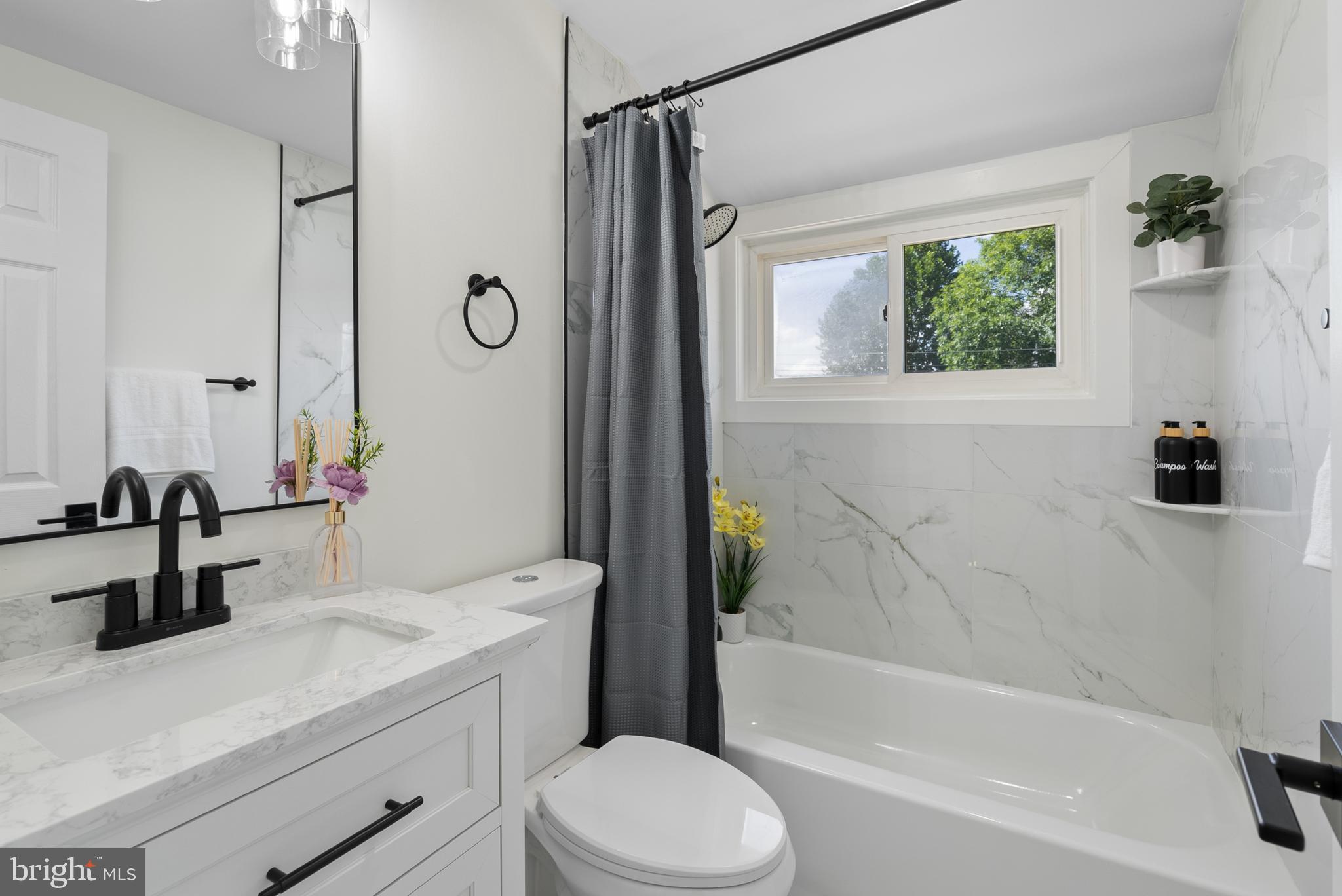 57 Middle Road Levittown, PA 19056 - Photo 11 of 26