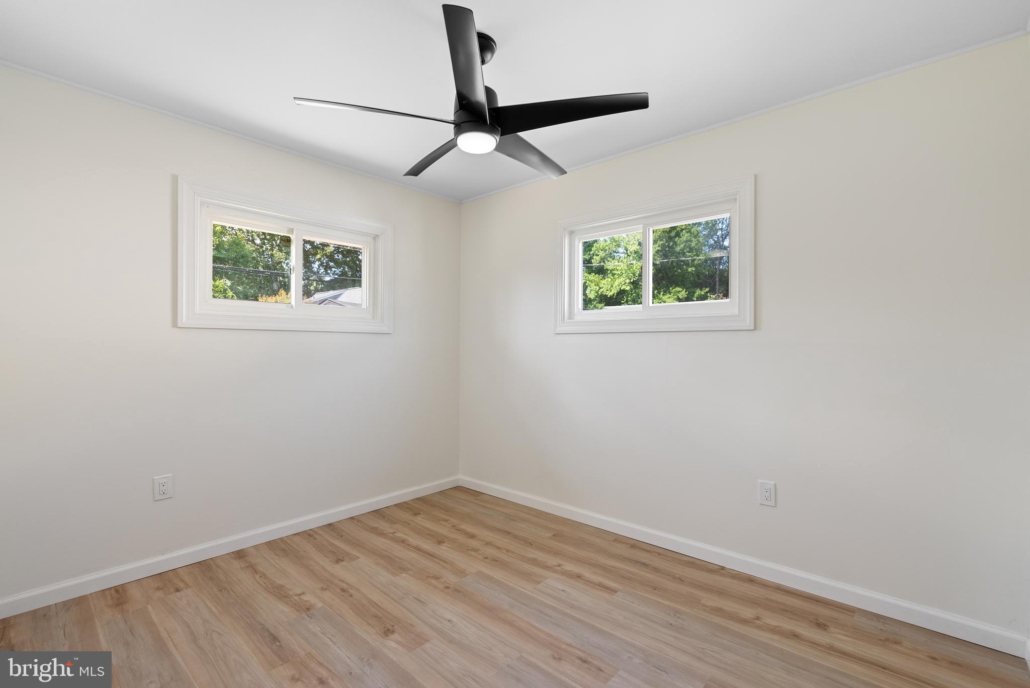 57 Middle Road Levittown, PA 19056 - Photo 12 of 26