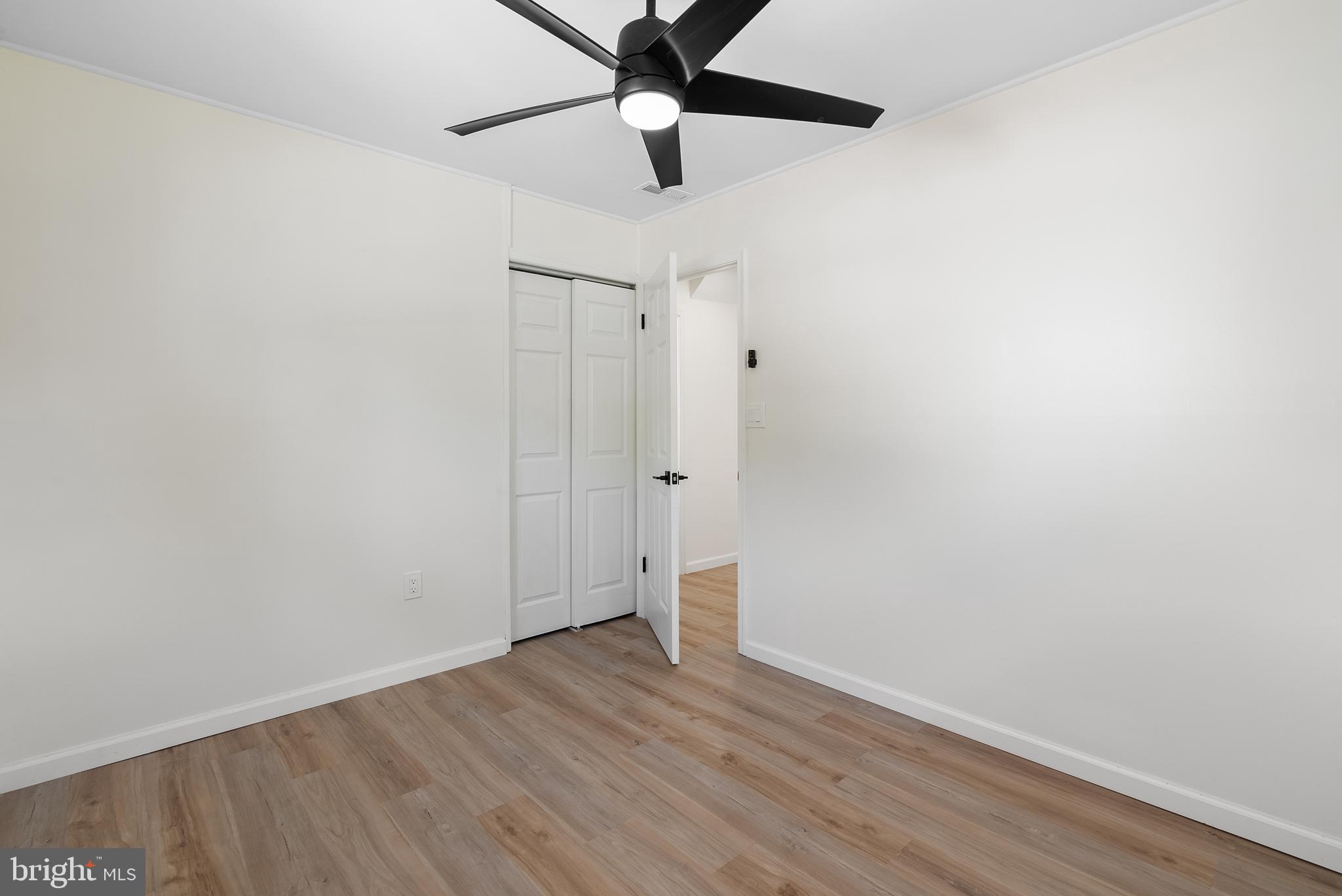 57 Middle Road Levittown, PA 19056 - Photo 13 of 26