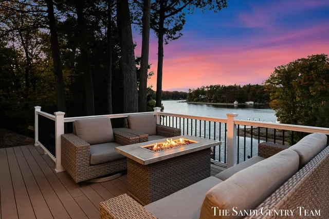 $2,185,000 | 18886 Greenwood Court, Spring Lake, MI 49456