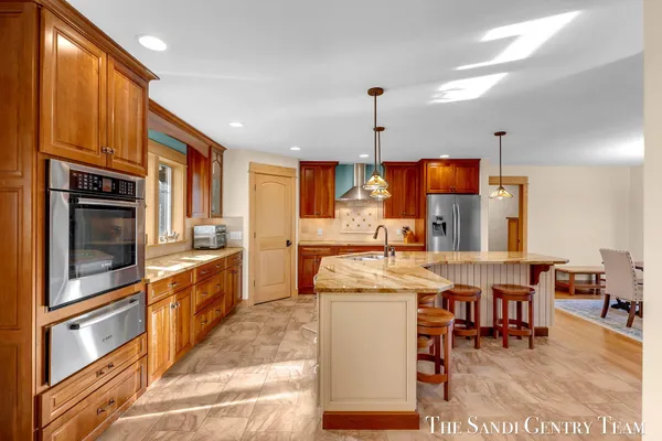 $1,999,900 | 18886 Greenwood Court, Spring Lake, MI 49456