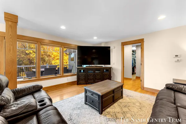 $1,999,900 | 18886 Greenwood Court, Spring Lake, MI 49456