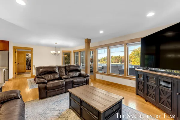 $1,999,900 | 18886 Greenwood Court, Spring Lake, MI 49456