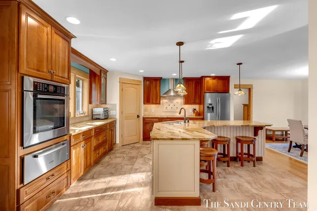 $2,185,000 | 18886 Greenwood Court, Spring Lake, MI 49456