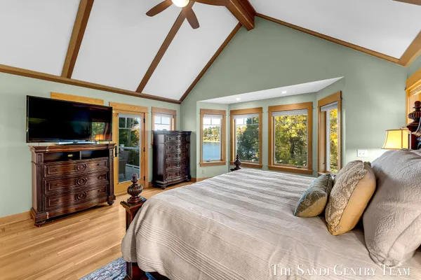 $1,999,900 | 18886 Greenwood Court, Spring Lake, MI 49456